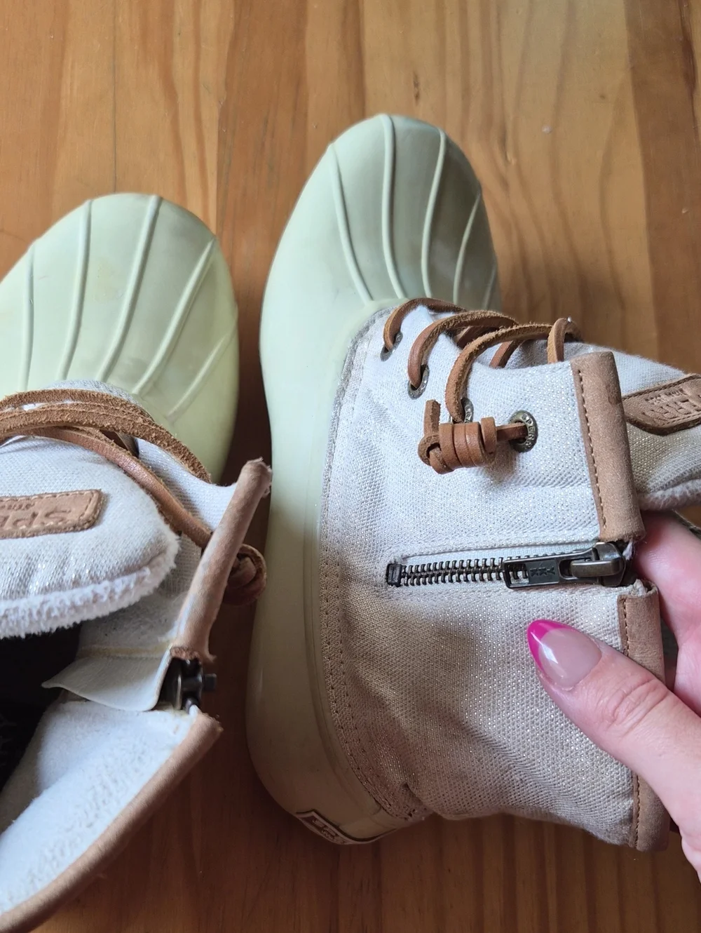 Sperry Saltwater Duck Boots in Cream and Tan Glitter 8.5 Womens
